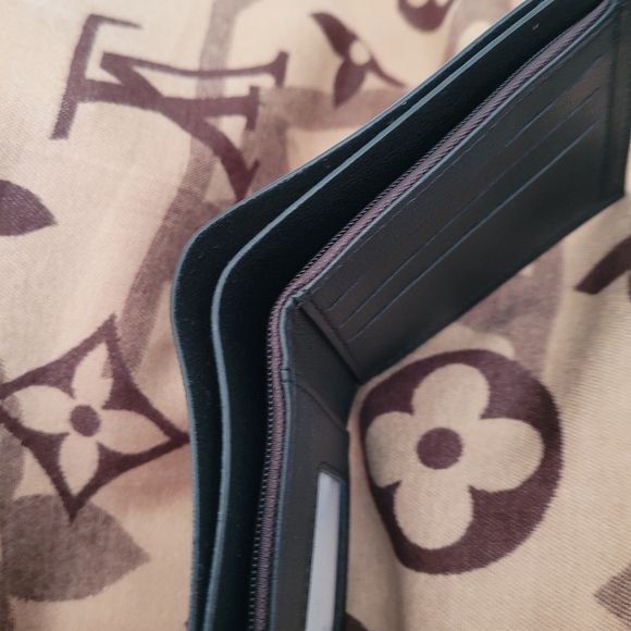 Coach wallet - Picture 1 of 3